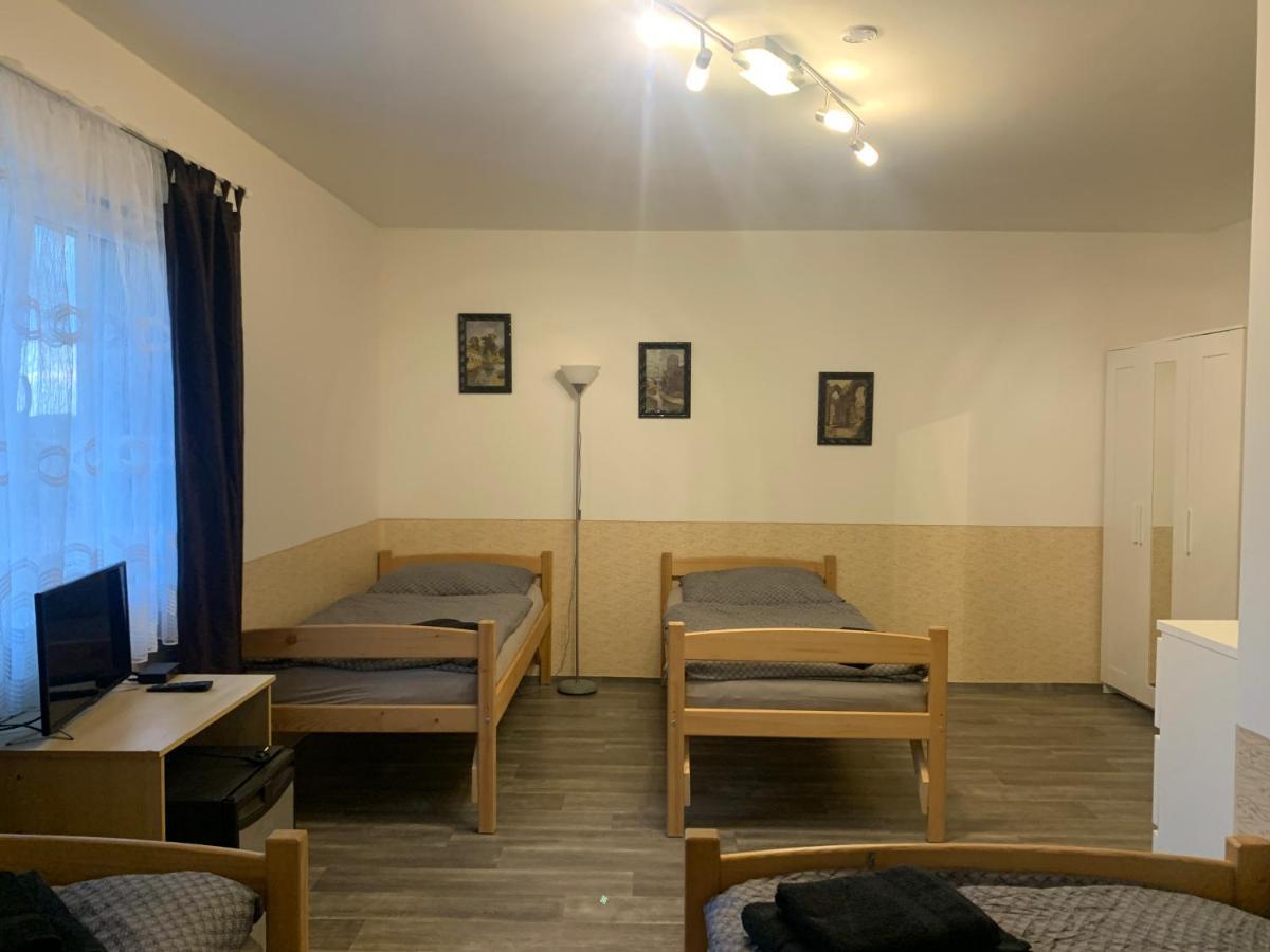 Konstantinovy Lázně Penzion U Jezera酒店 外观 照片