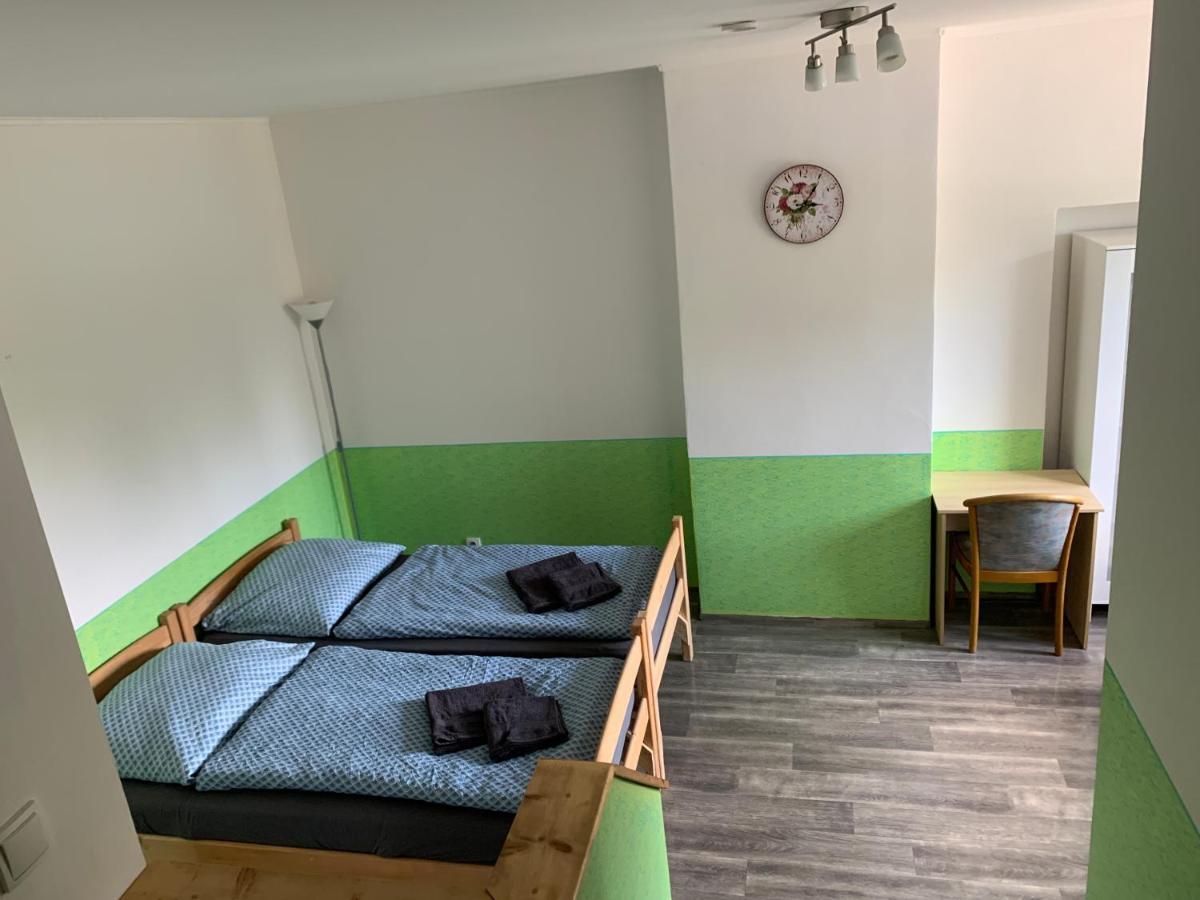 Konstantinovy Lázně Penzion U Jezera酒店 外观 照片